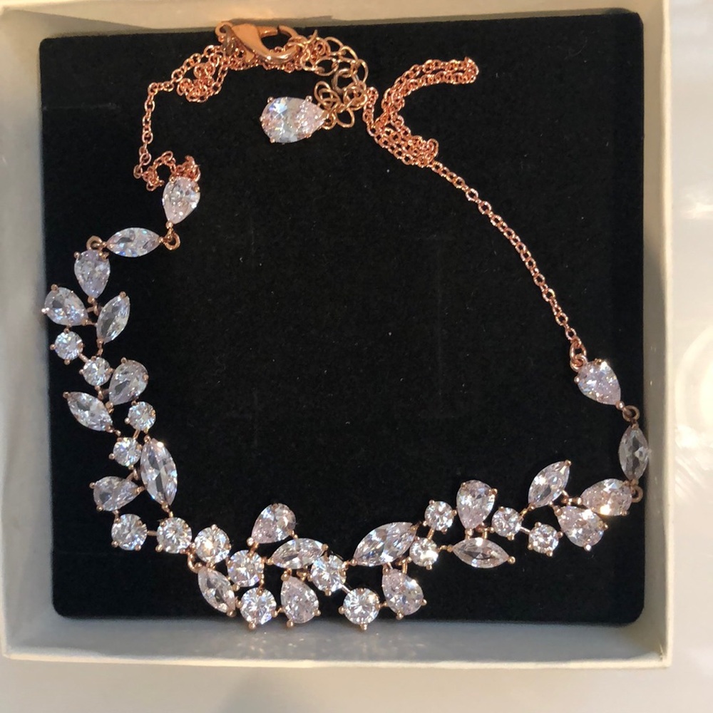Rose gold cluster necklace. Never worn!